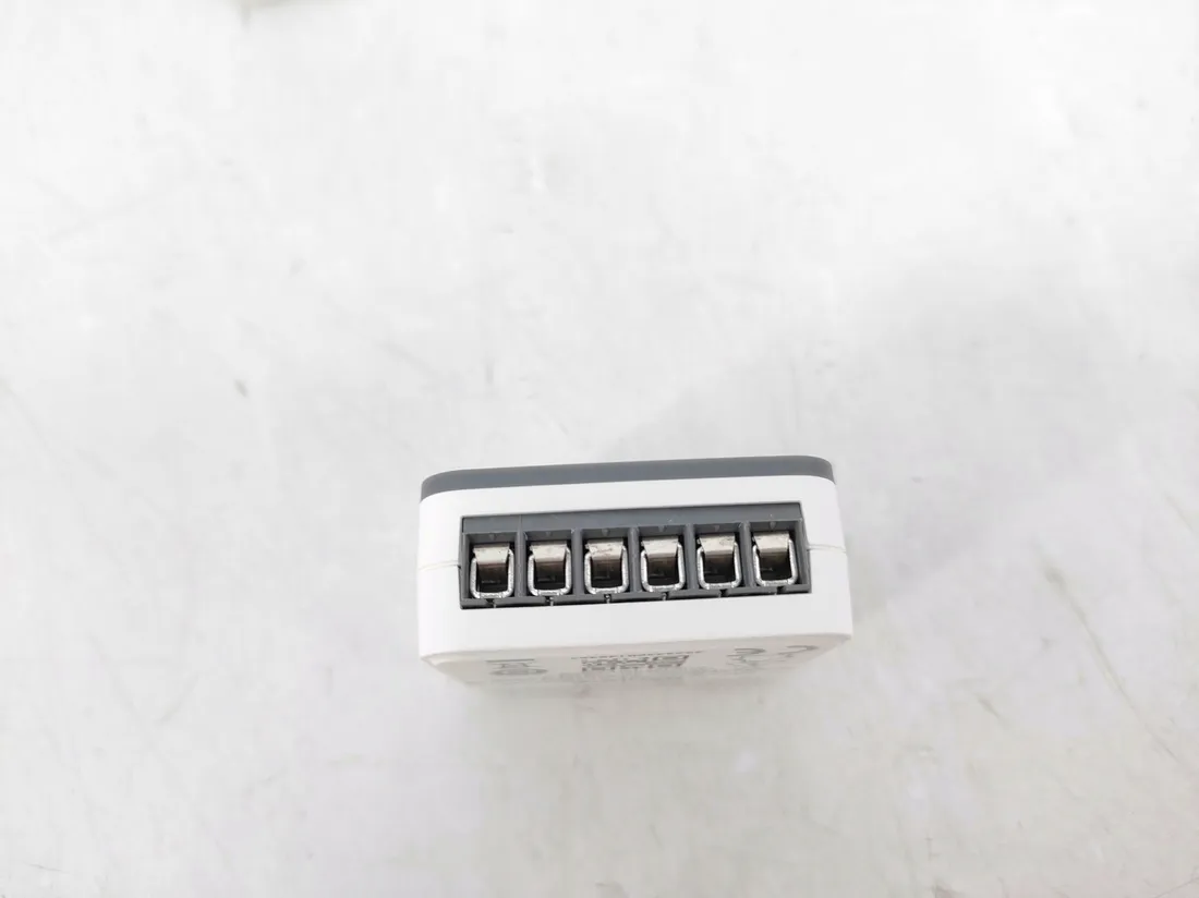 inteligentny-przelacznik-zigbee-sonoff-zbminir2-stan-powystawowy