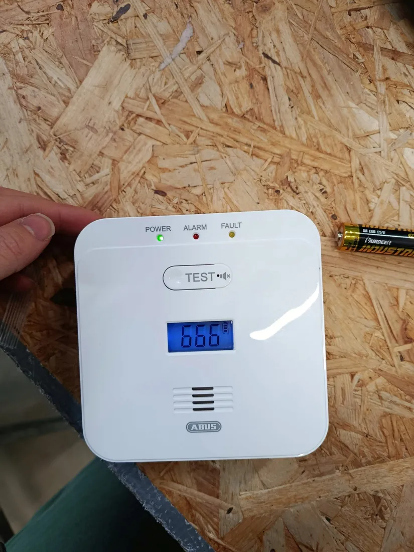 detektor-czadu-abus-cowm510
