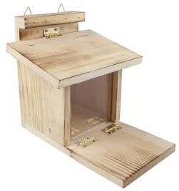 windhager-05586-karmnik-dla-wiewiorek-drewniany