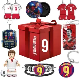 zestaw-kibica-robert-lewandowski-prezentowy-12-el-brelok-koszulka-figurka