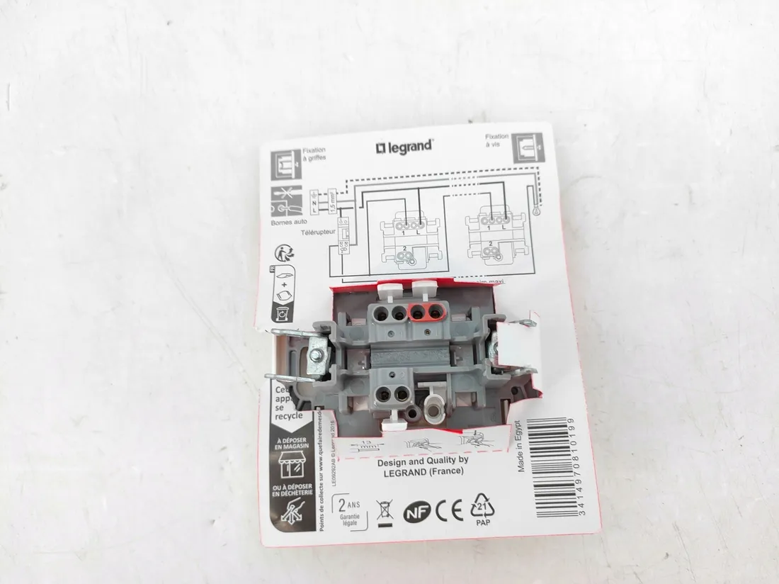 przelacznik-przyciskany-standardowy-legrand-stan-powystawowy