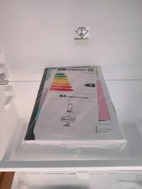 comfee-rcd93wh2rt-e-mala-lodowka-93-l-w-stylu-retro-no-frost-nie