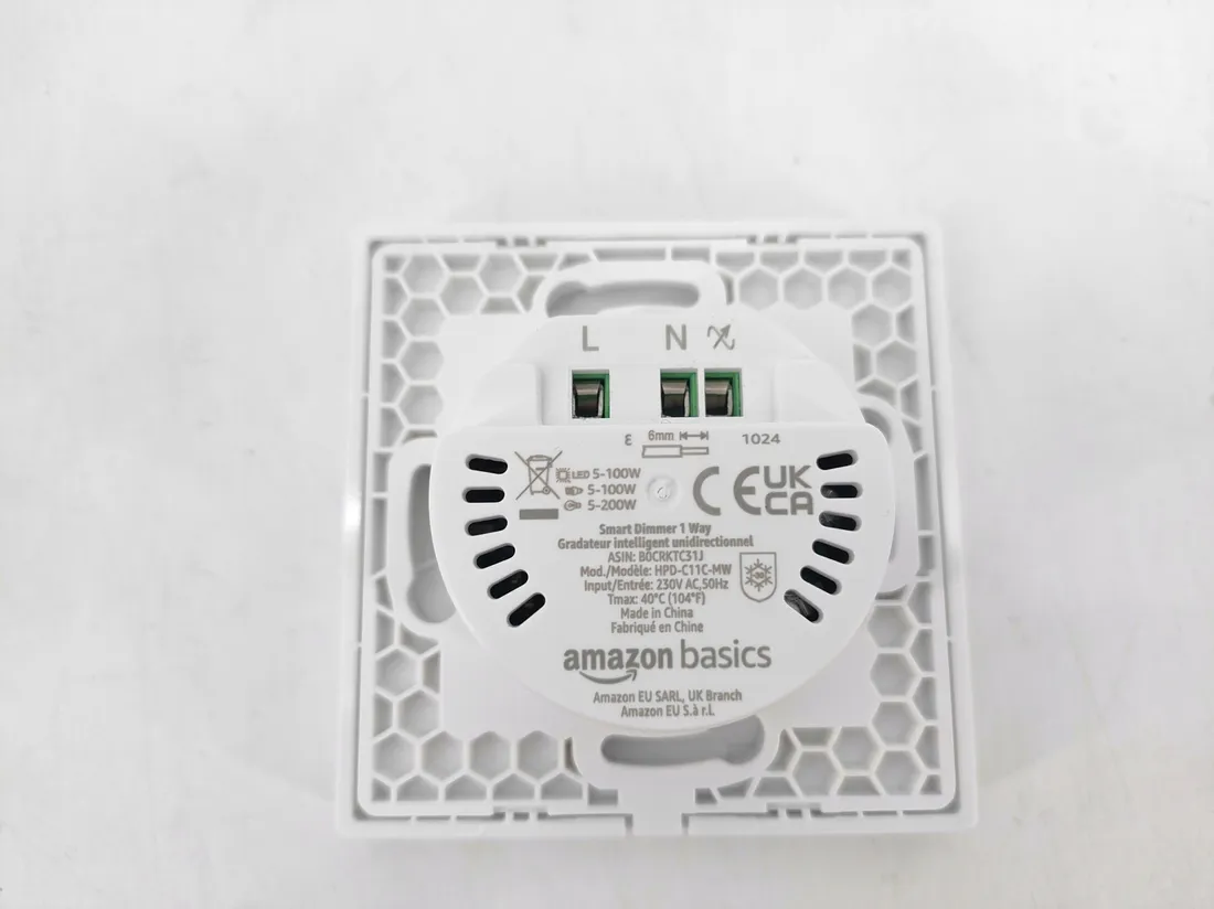 amazon-basics-inteligentny-sciemniacz-8-x-8-x-3-6-cm-stan-powystawowy