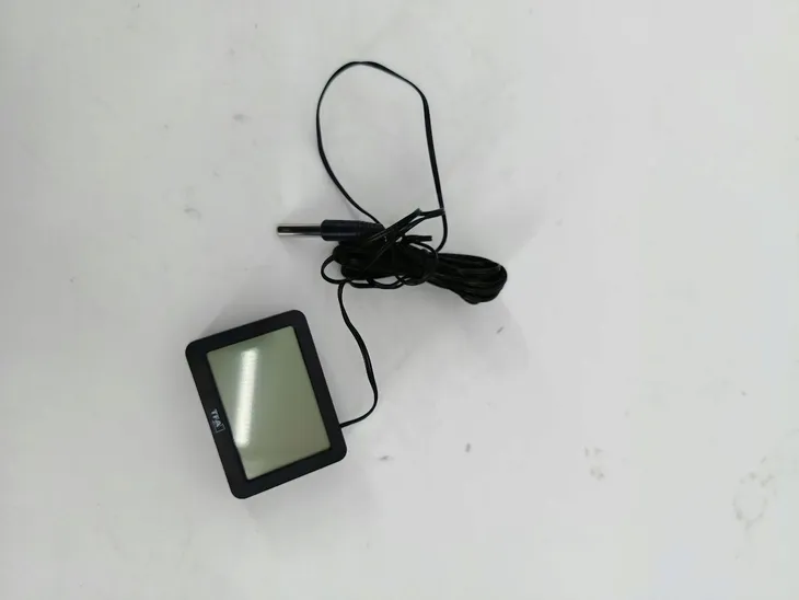 termometr-tfa-dostmann-30-1066-01-zasilanie-akumulatorowe