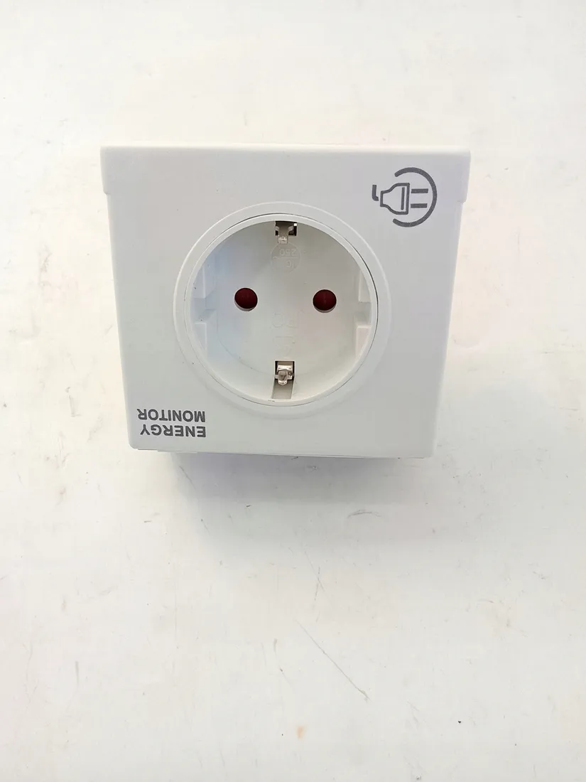 gniazdo-elektryczne-scienne-rev-bialy-stan-powystawowy