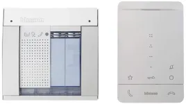 audio-house-station-klasy-100-a16m-wnetrze-z-sluchawka