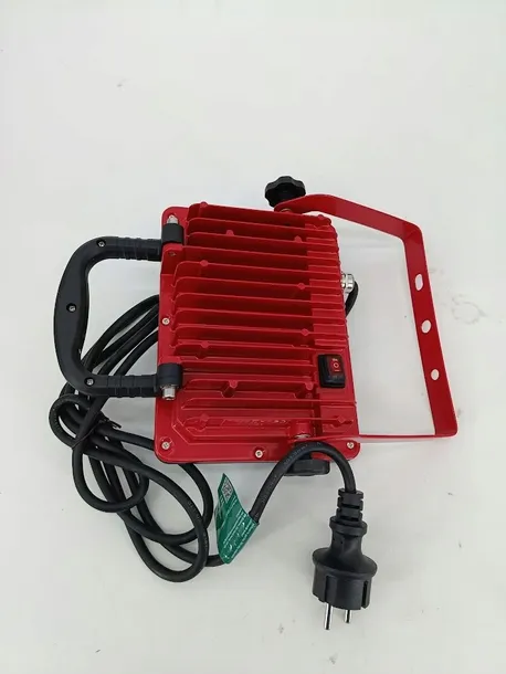 reflektor-budowalny-led-hychika-100-w-stopien-ochrony-ip-ip65