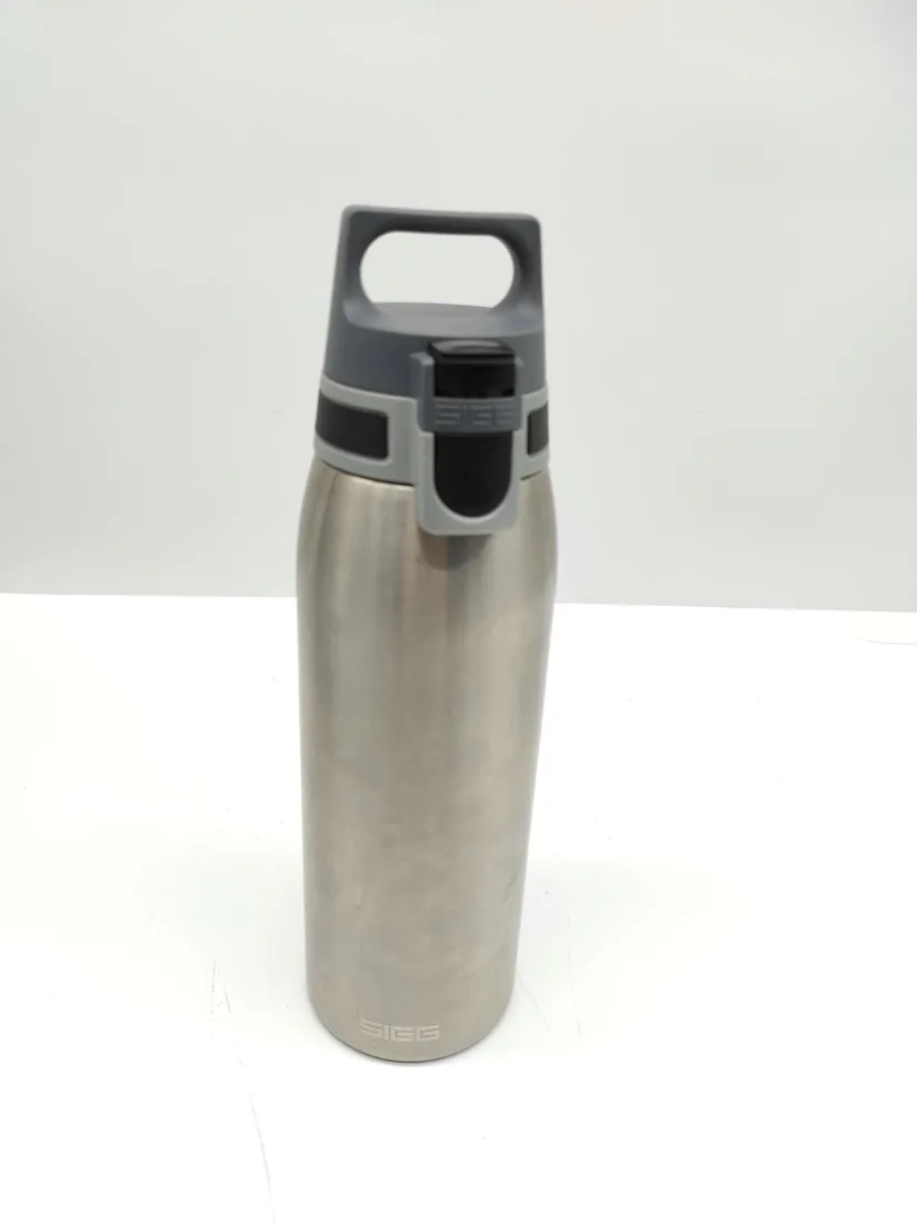 butelka-sigg-shield-one-brushed-1-l-stan-powystawowy