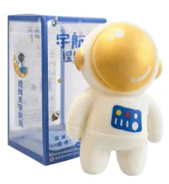 gniotek-antystresowy-astronauta-sensoryczny-squishy-kosmos-zabawka-miekka