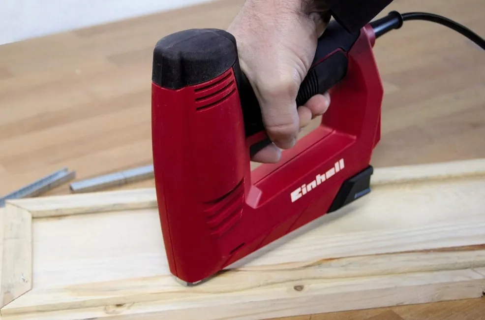 zszywacz-elektryczny-einhell-tc-en-20-e