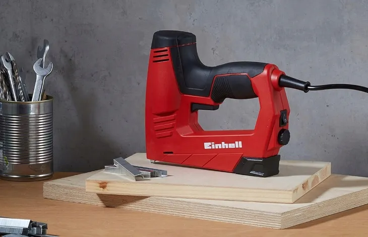 zszywacz-elektryczny-einhell-tc-en-20-e-marka-einhell