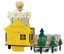 karafka-z-kieliszkami-dom-z-grawerem-twoj-tekst-zawieszka-gratis