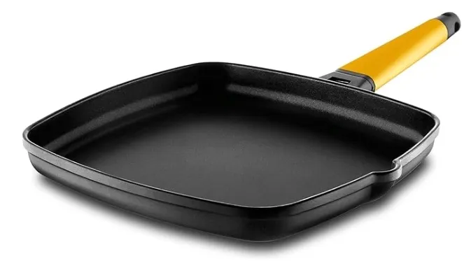 castey-patelnia-vulcano-22-cm-stan-powystawowy