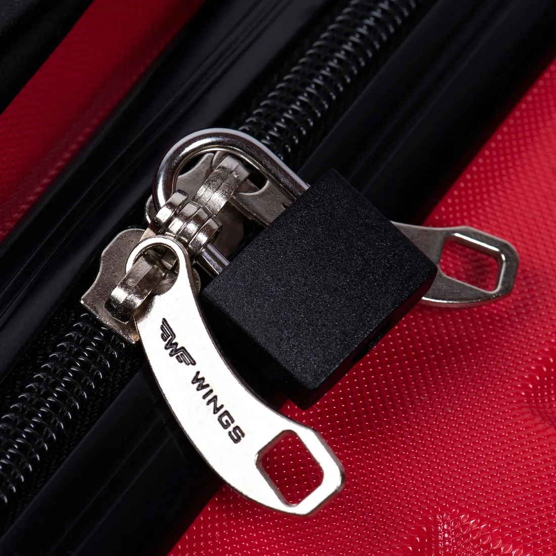 wings-klodka-do-walizki