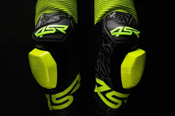 4sr-racing-ultra-light-grey-ar-kangur-56-material-skora