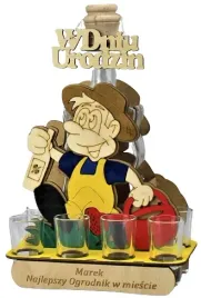 karafka-z-kieliszkami-ogrodnik-z-grawerem-twoj-tekst-zawieszka-gratis
