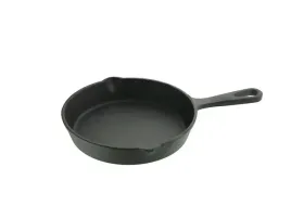 patelnia-zeliwna-ciezka-odlew-20cm-do-serwowania