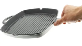 patelnia-zeliwna-grillowa-solidna-do-grillowania