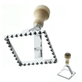 wykrawacz-do-pierogow-uszek-ciasteczek-foremka