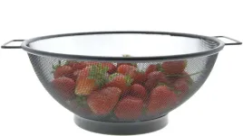 czarne-sitko-kuchenne-ze-stali-o-srednicy-25cm