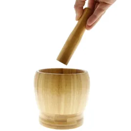 mozdzierz-bambusowy-drewniany-z-tluczkiem-kuchenny