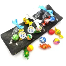 pilka-kauczukowa-skaczaca-cukierek-dzien-chlopaka