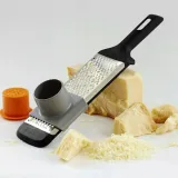 fiskars-tarka-male-oczka-functional-form-rodzaj-tarka