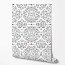 tapeta-na-sciane-czarne-ornamenty-rozowe-niebieskie-kwiaty-do-salonu