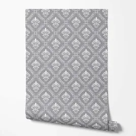 tapeta-na-sciane-biale-ornamenty-szare-tlo-do-sypialni-salonu-kuchni