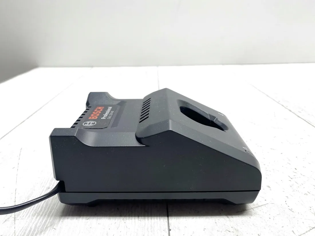 ladowarka-do-akumulatorow-bosch-gal-12v-40