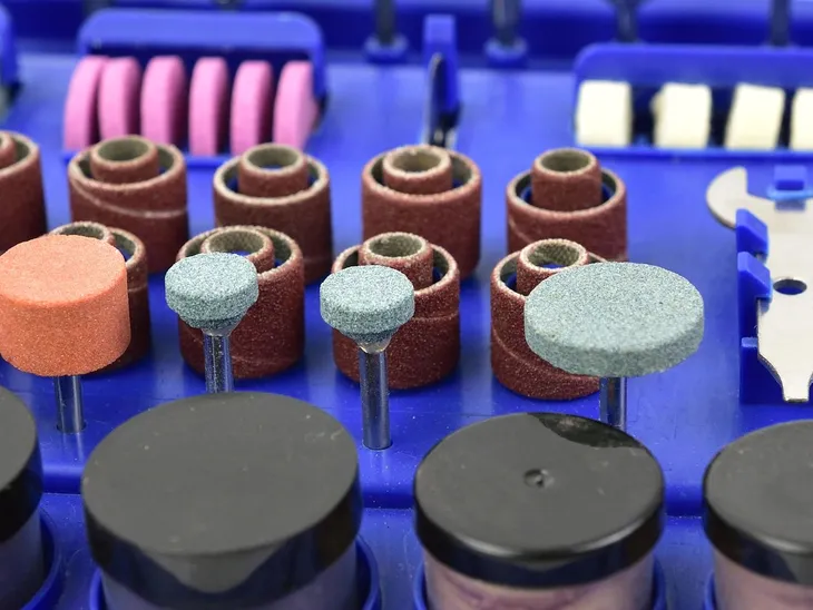 multiszlifierka-mini-drill-szlifierka-modelarska-rodzaj-szlifierka-wielofunkcyjna-informacje-dodatkowe-walizka-transportowa-w-zestawie