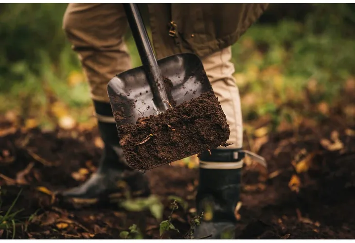 lopata-prosta-fiskars-solid-fiskars-szufla-solid-raczka-d-1267mm-dlugosc-narzedzia-127-cm