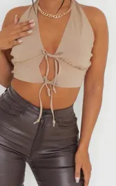 c6a010-bezowy-top-wiazany-prettylittlething-s