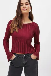 d4b212-czerwony-top-z-odkrytymi-plecami-na-kd-m