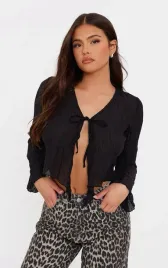 c1a005-czarna-teksturowa-wiazana-bluzka-prettylittlething-xxs