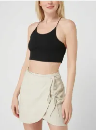 c6d004-czarny-top-na-ramiaczkach-only-m