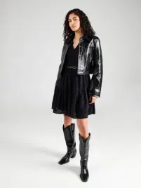 czarna-sukienka-haftowana-vila-xxl