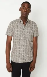 f0a14-bezowa-koszula-w-zielony-wzor-burton-s