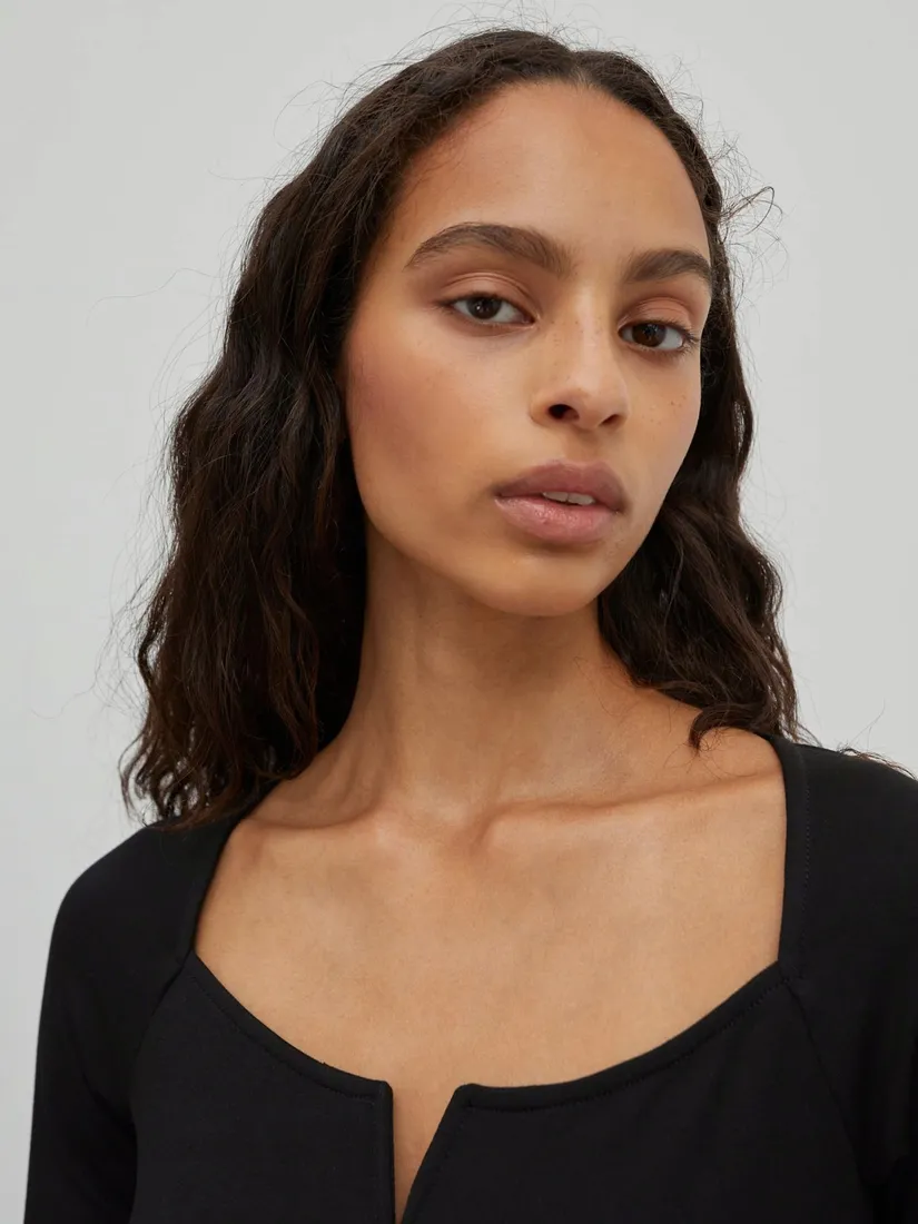 c8c104-czarne-body-emory-edited-xl