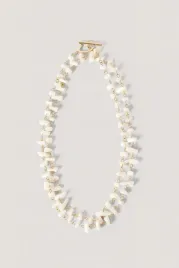 bialy-naszyjnik-z-sztucznymi-kamyczkami-na-kd-uniwersalny