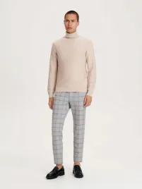 szare-spodnie-w-kratke-reserved-xxl