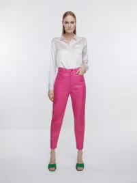 rozowe-spodnie-z-imitacji-skory-reserved-s