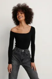 czarne-prazkowane-body-na-kd-xs