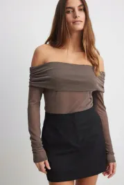 siateczkowa-brazowa-bluzka-hiszpanka-na-kd-l