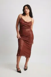 miedziana-sukienka-z-cekinami-na-ramiaczkach-na-kd-m