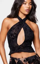 czarny-przeswitujacy-top-z-glebokim-dekoltem-prettylittlething-m