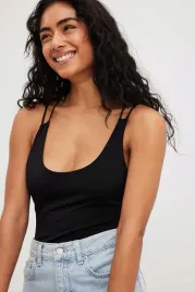 czarne-body-z-podwojnymi-ramiaczkami-na-kd-xs