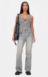 spodnie-jeansowe-damskie-z-ozdobnymi-dzetami-prettylittlething-38