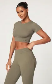 oliwkowy-sportowy-krotki-top-damski-prettylittlething-l