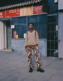 brazowo-biale-spodnie-w-plamki-labelrail-m